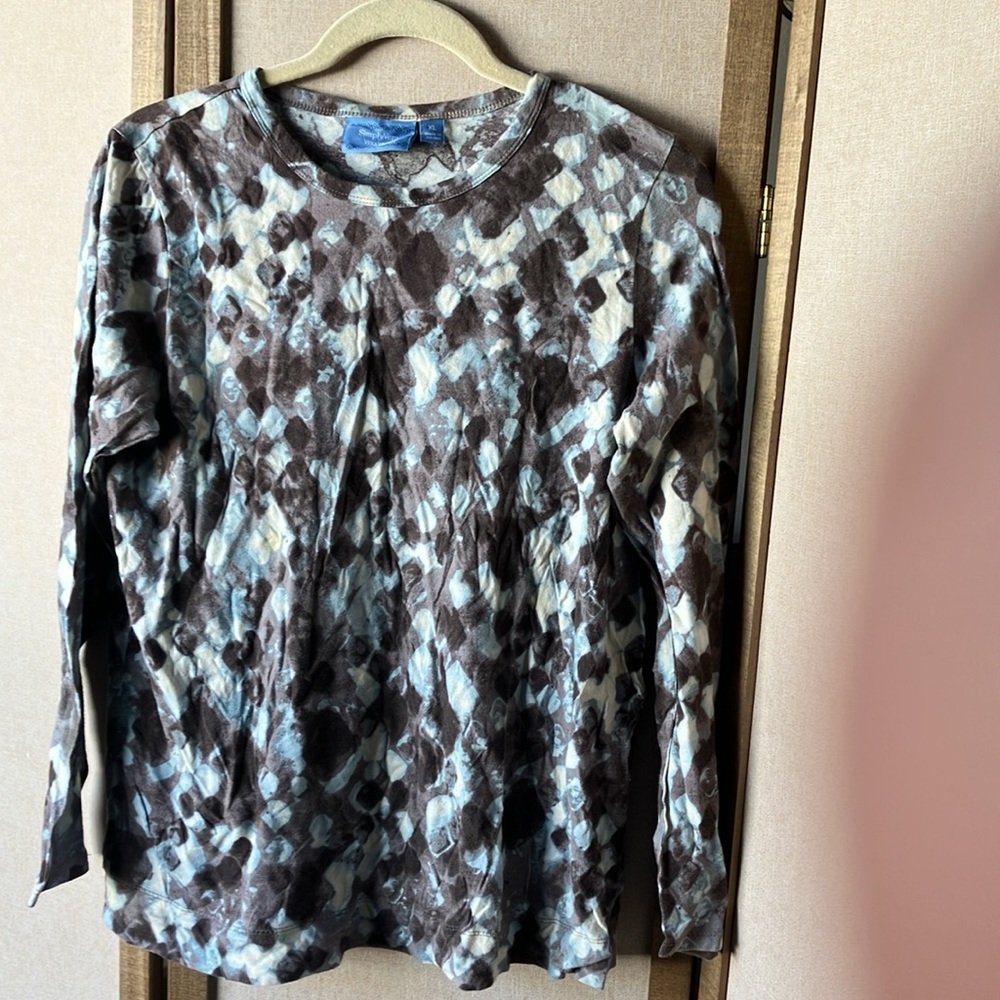 FINAL MARKDOWN Simply Vera Vera wang Blue and Gray Top xl